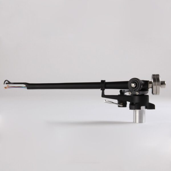 Rega RB880