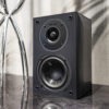 Indiana Line - Nota 240 x zvučnici black oak u prostoru